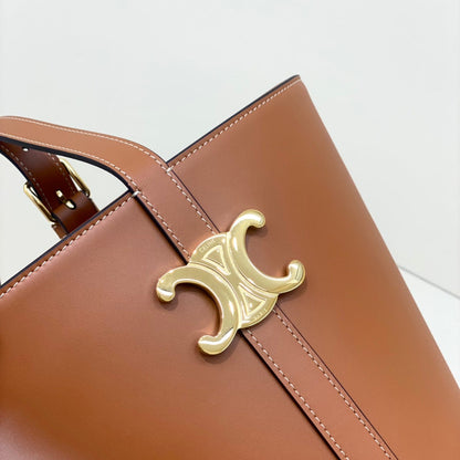 CEL Triomphe Bucket