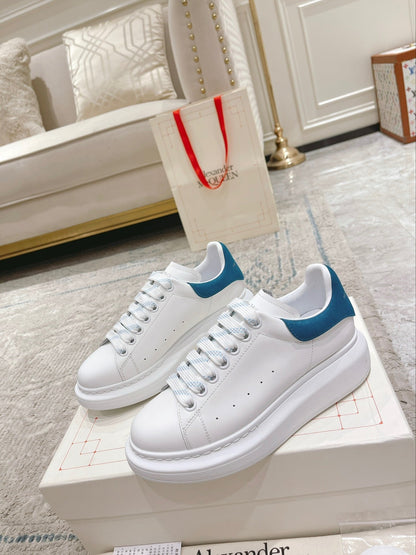 Sneakers & Shoes