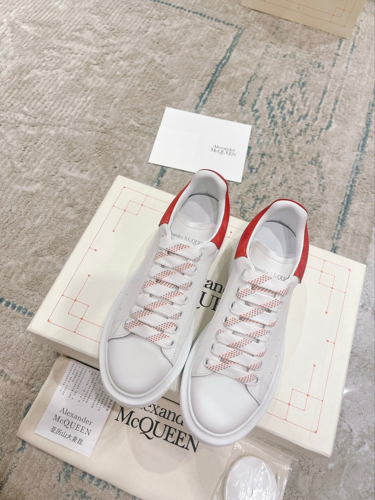 Sneakers & Shoes