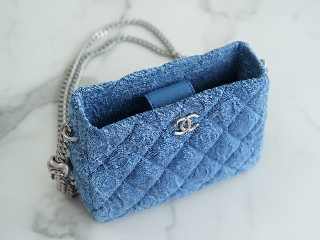 CHA 23P Denim Hobo