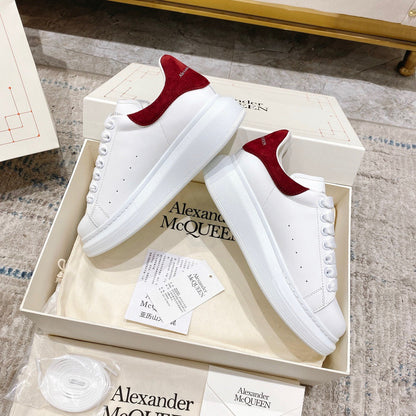 Sneakers & Shoes