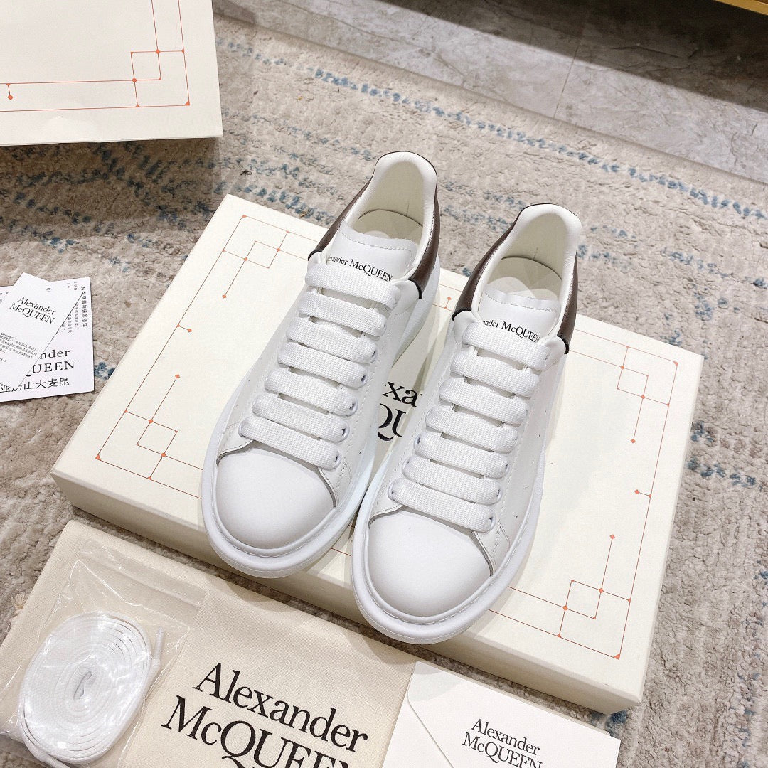 Sneakers & Shoes