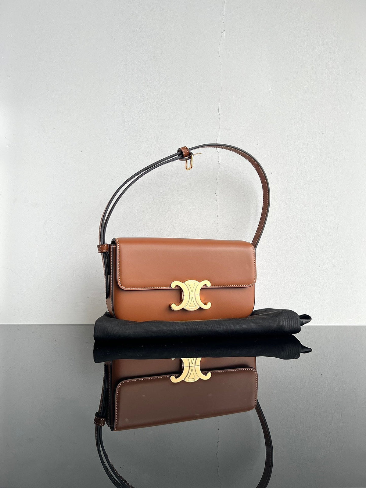 CEL Triomphe Hobo