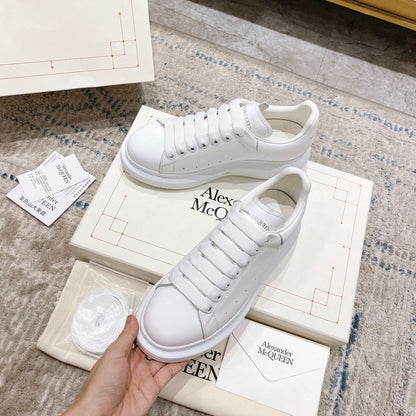 Sneakers & Shoes