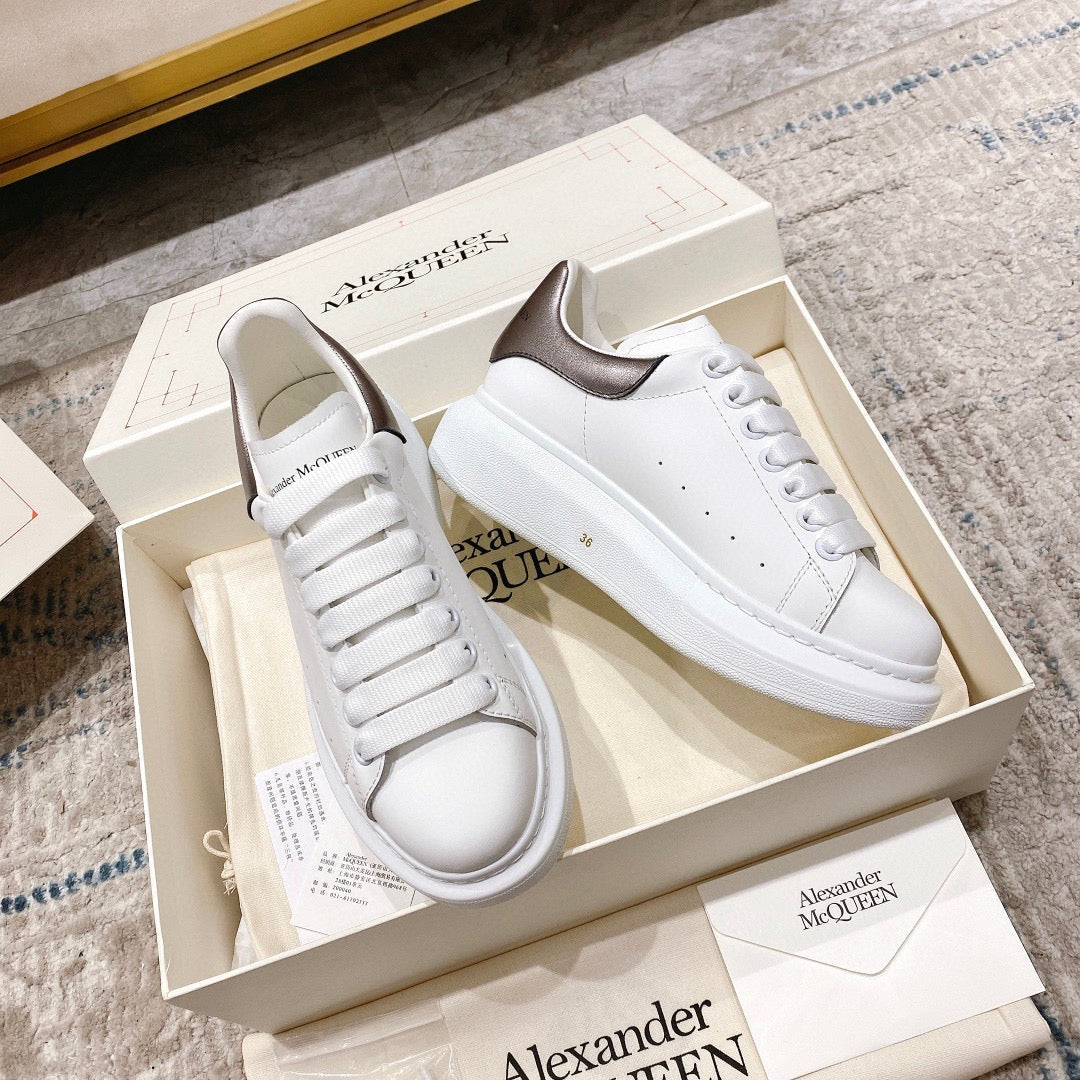 Sneakers & Shoes