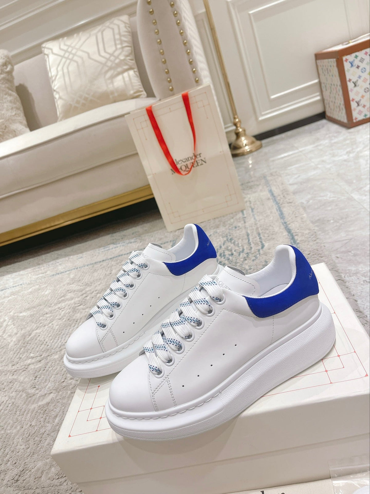 Sneakers & Shoes