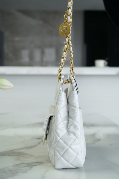 CHA 23C Hobo Bag