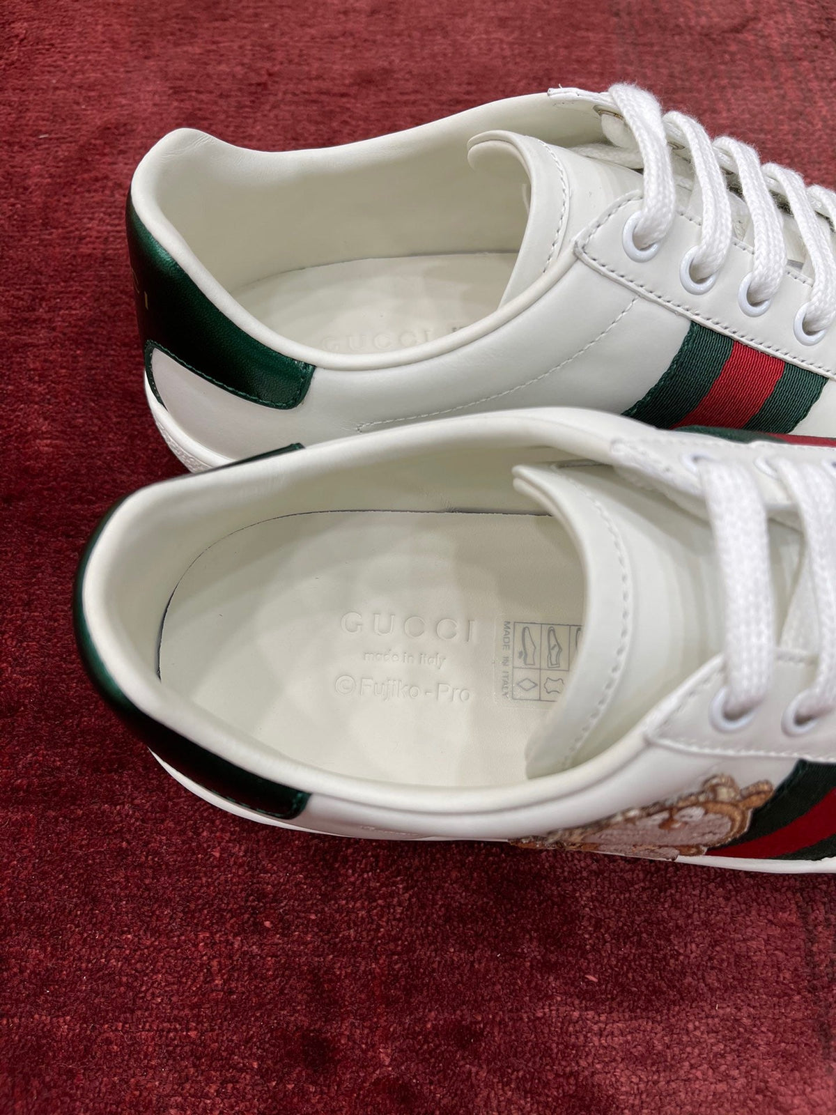 Sneakers & Shoes