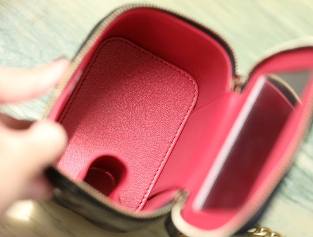 CHA 23s Mini Vanity