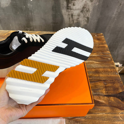 HERM Sneakers