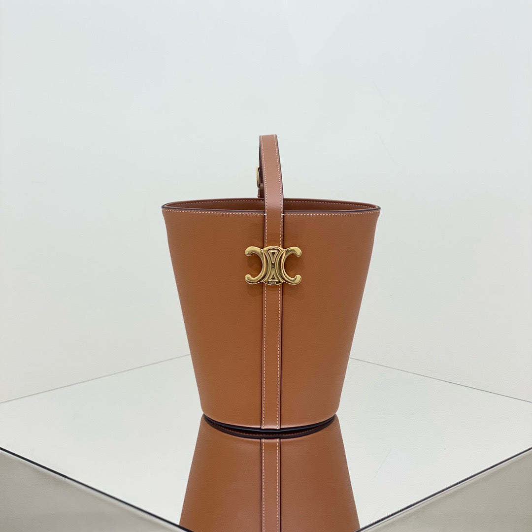 CEL Triomphe Bucket