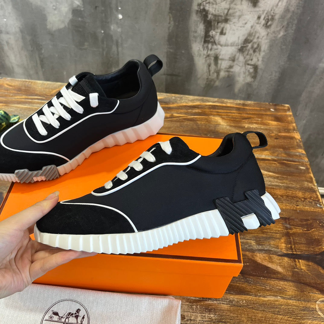HERM Sneakers