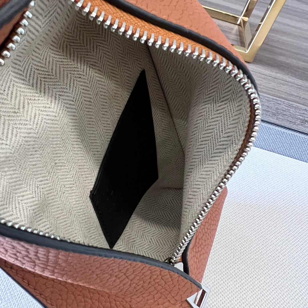 LO Sling Bag