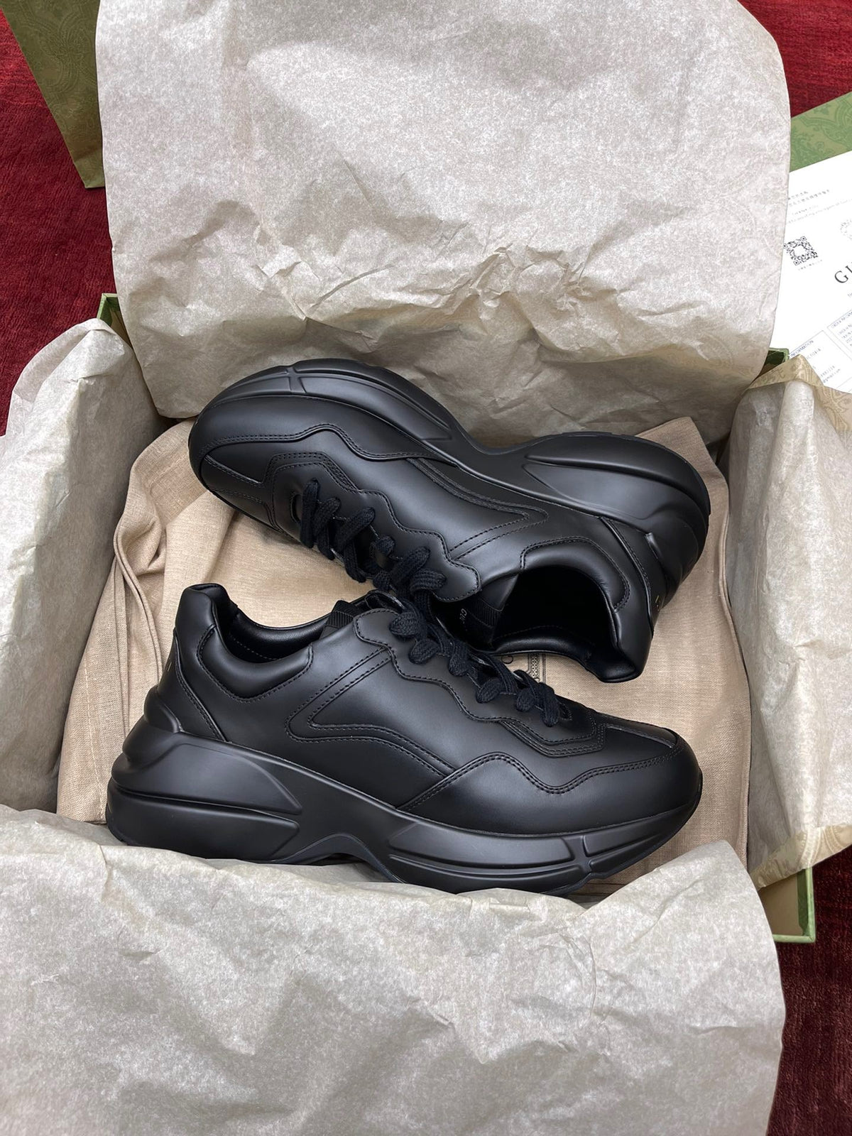 Sneakers & Shoes
