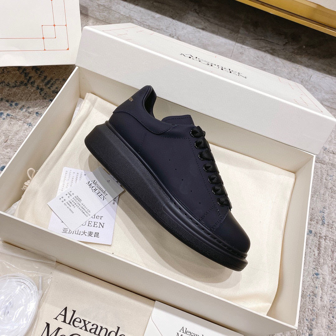 Sneakers & Shoes