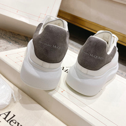 Sneakers & Shoes