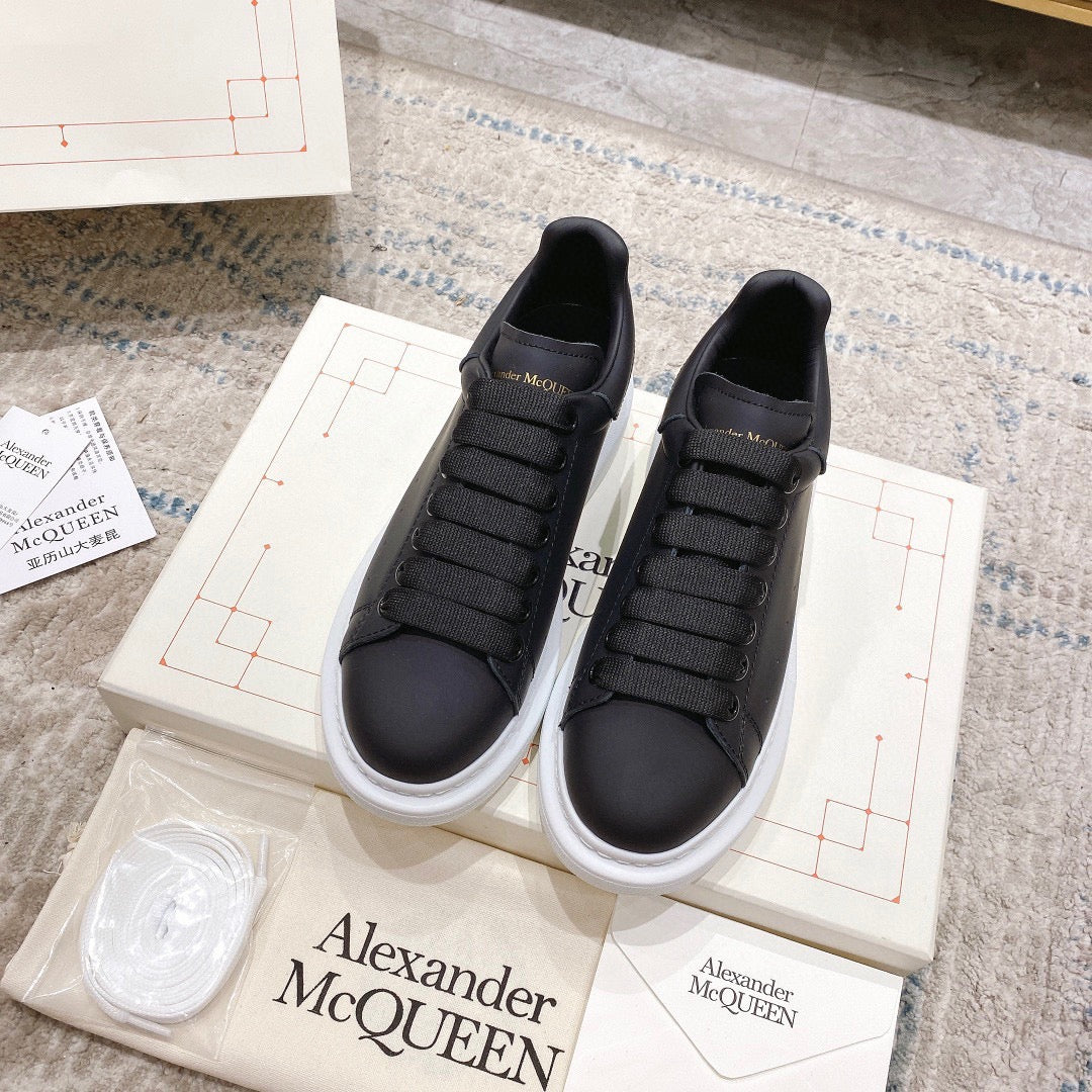 Sneakers & Shoes