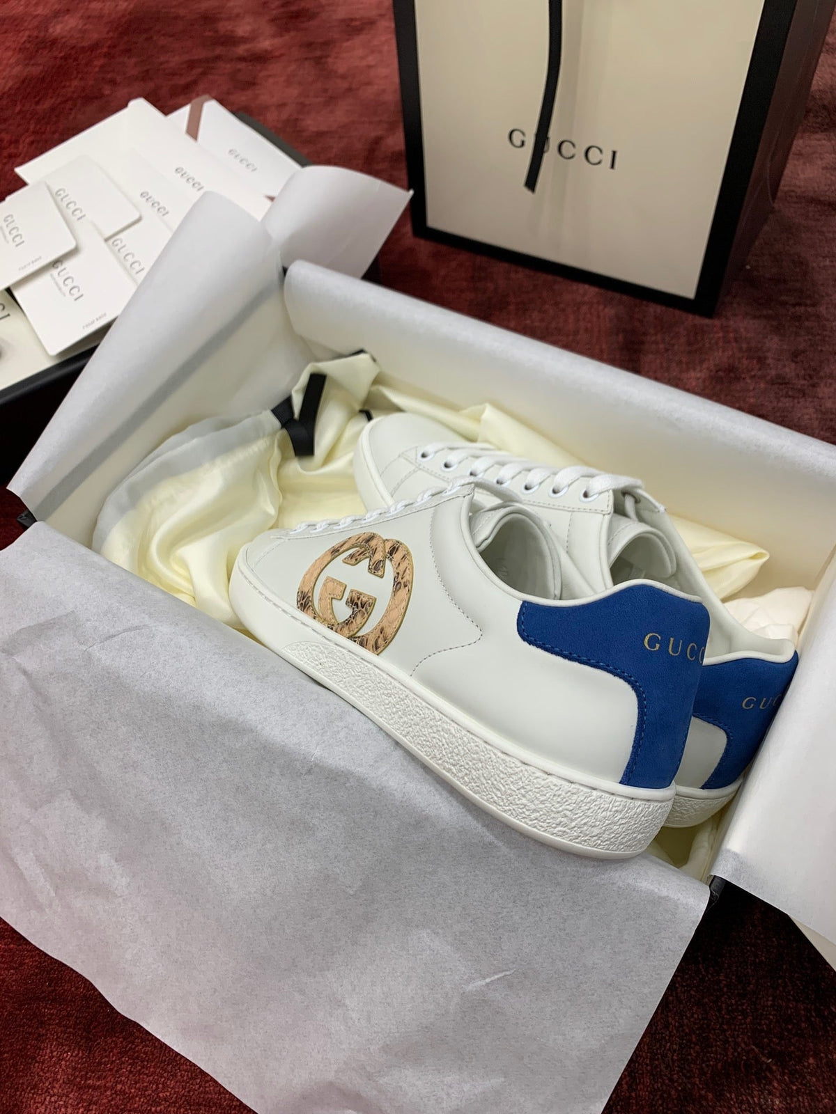 Sneakers & Shoes