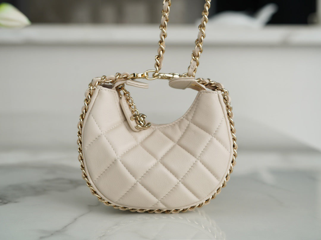 CHA 23p Hobo Bag (small)
