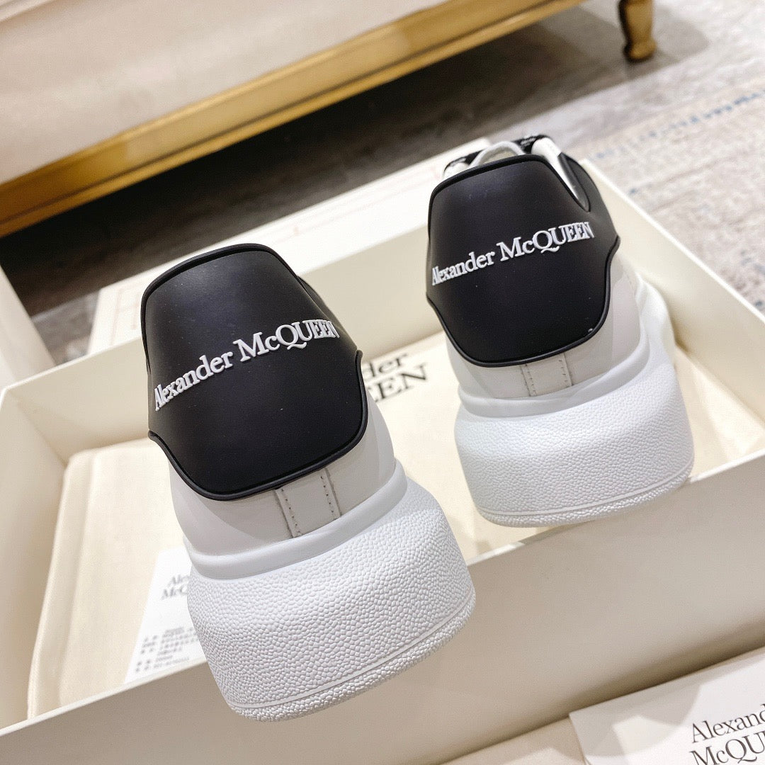 Sneakers & Shoes