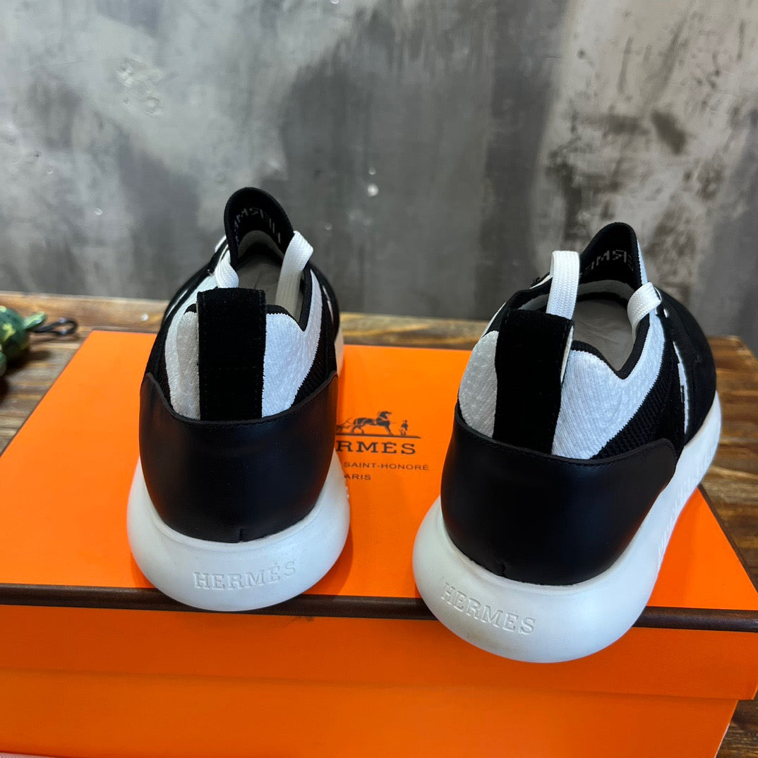 HERM Sneakers