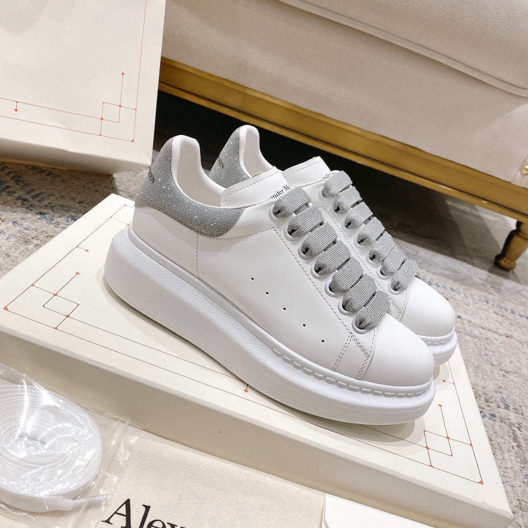 Sneakers & Shoes
