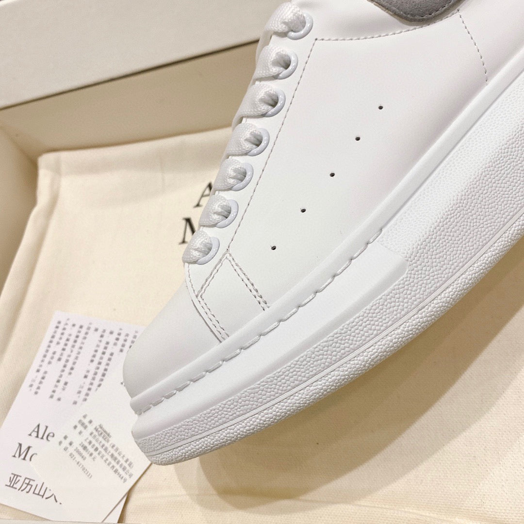 Sneakers & Shoes