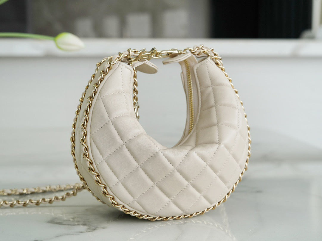 CHA 23p Hobo Bag