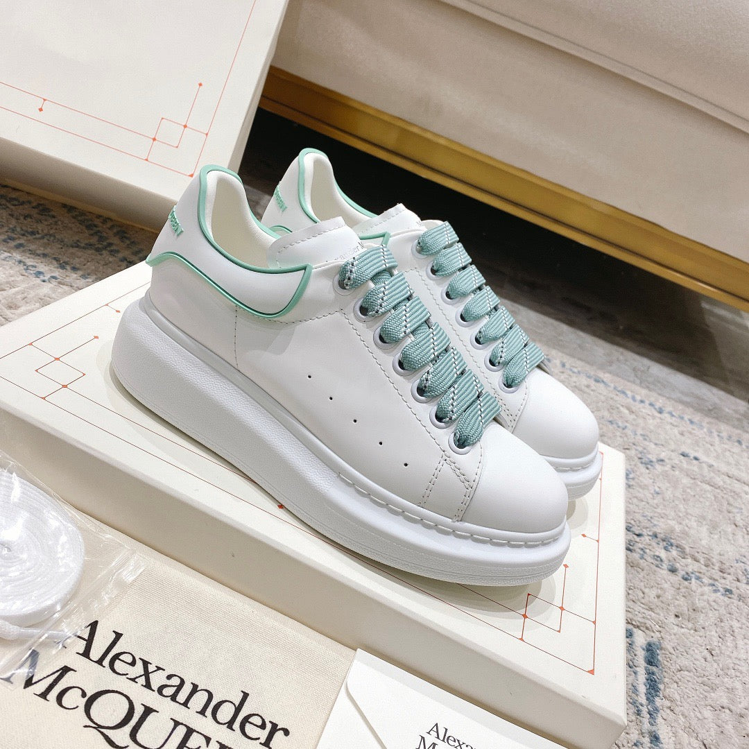 Sneakers & Shoes