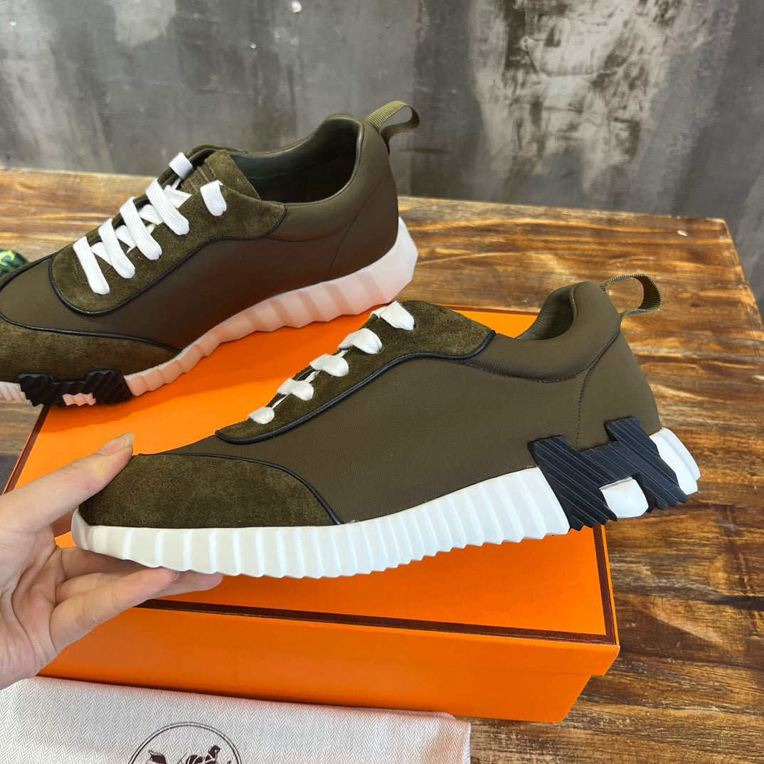 HERM Sneakers