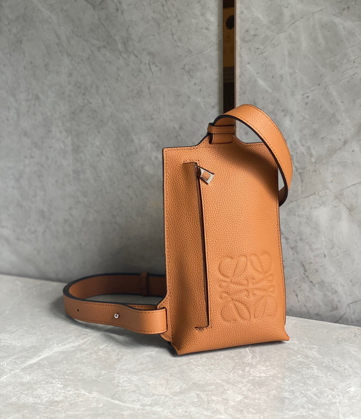 LO Sling Bag