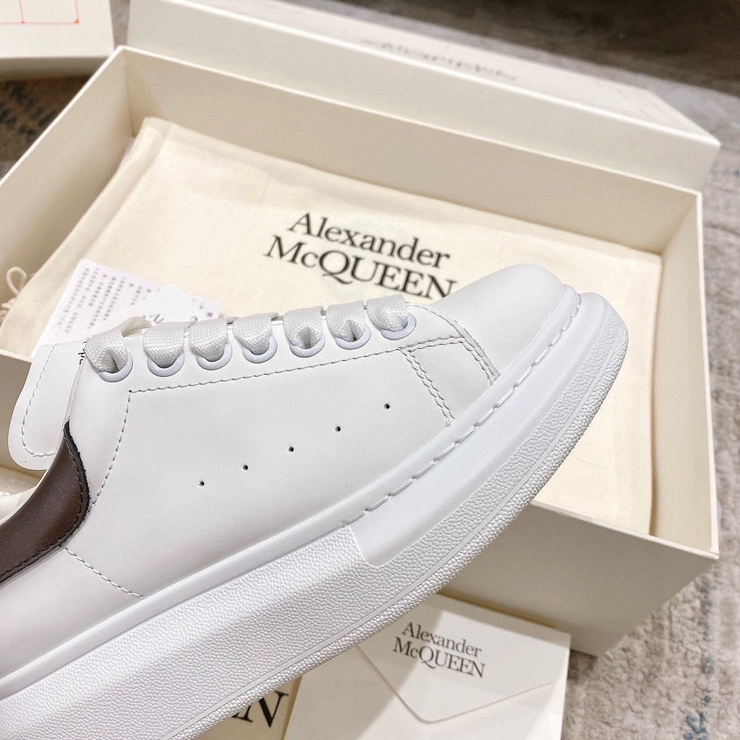 Sneakers & Shoes