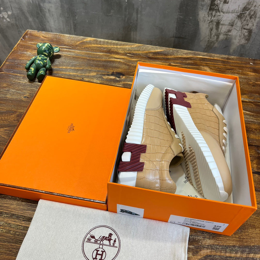 HERM Sneakers