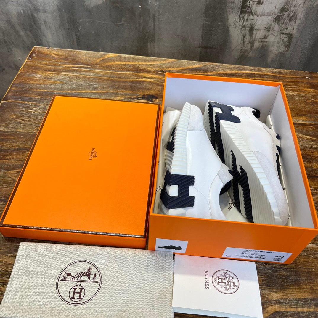 HERM Sneakers
