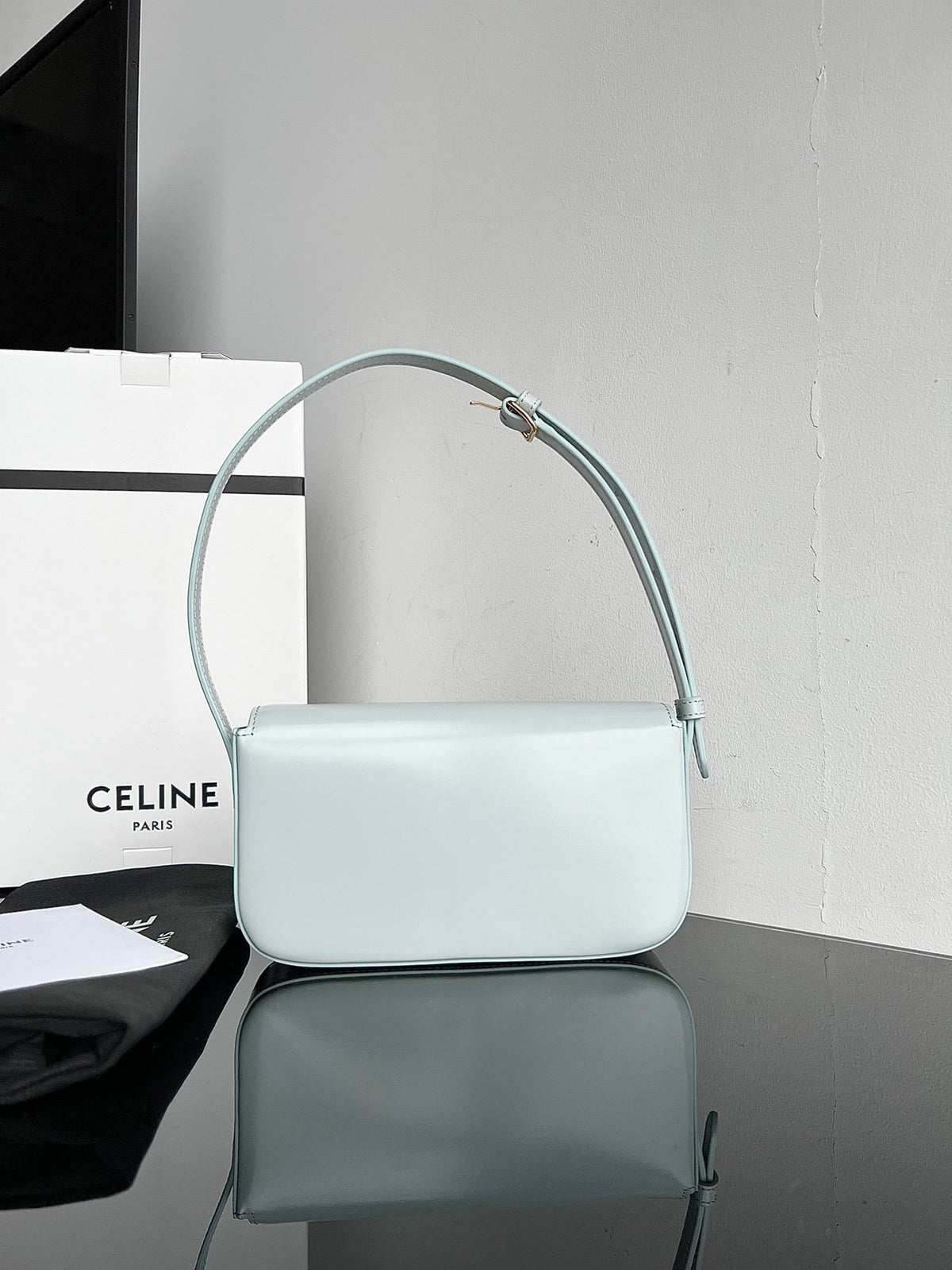 CEL Triomphe Hobo