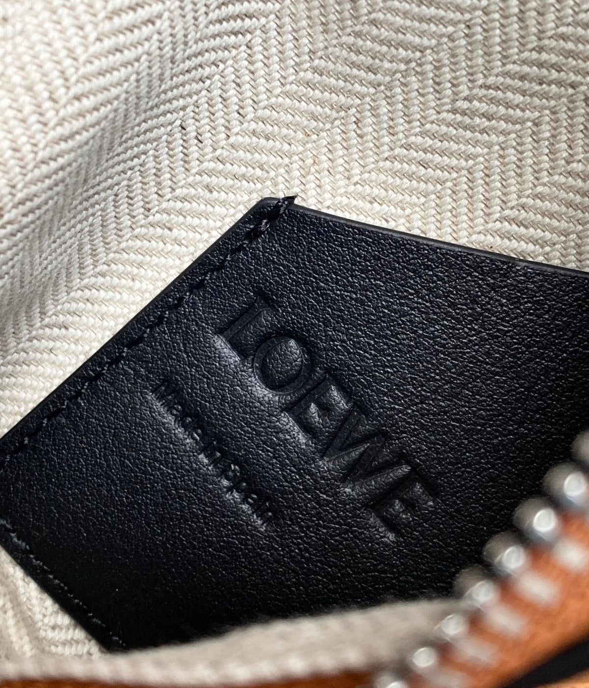 LO Sling Bag