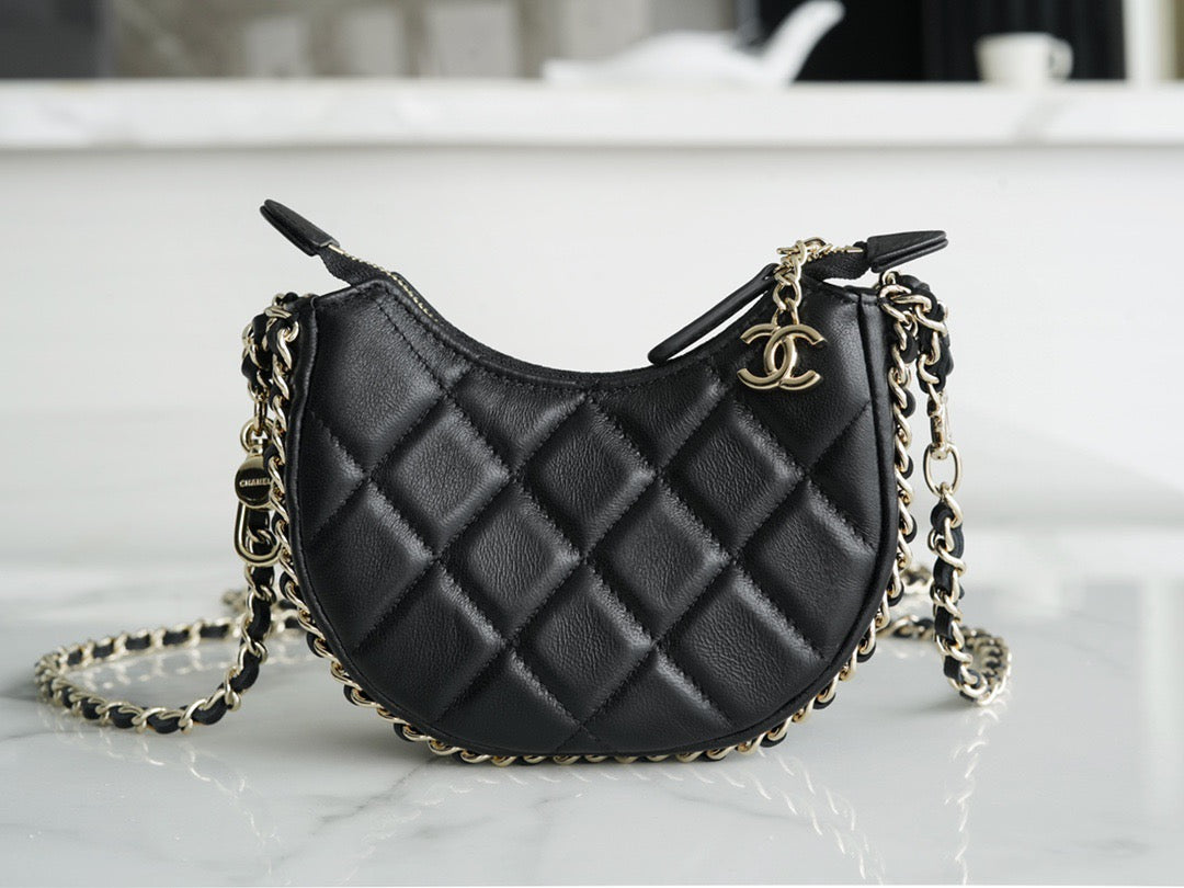 CHA 23p Hobo Bag (small)
