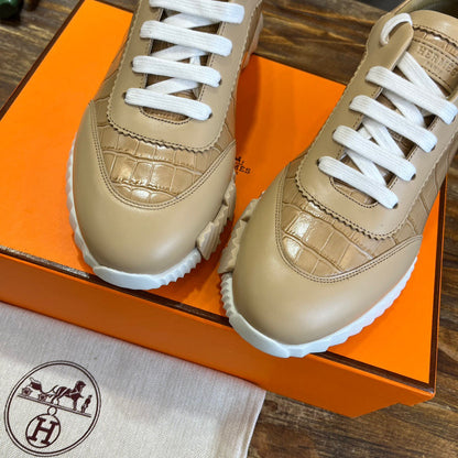 HERM Sneakers