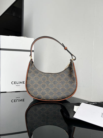 CEL Triomphe Hobo