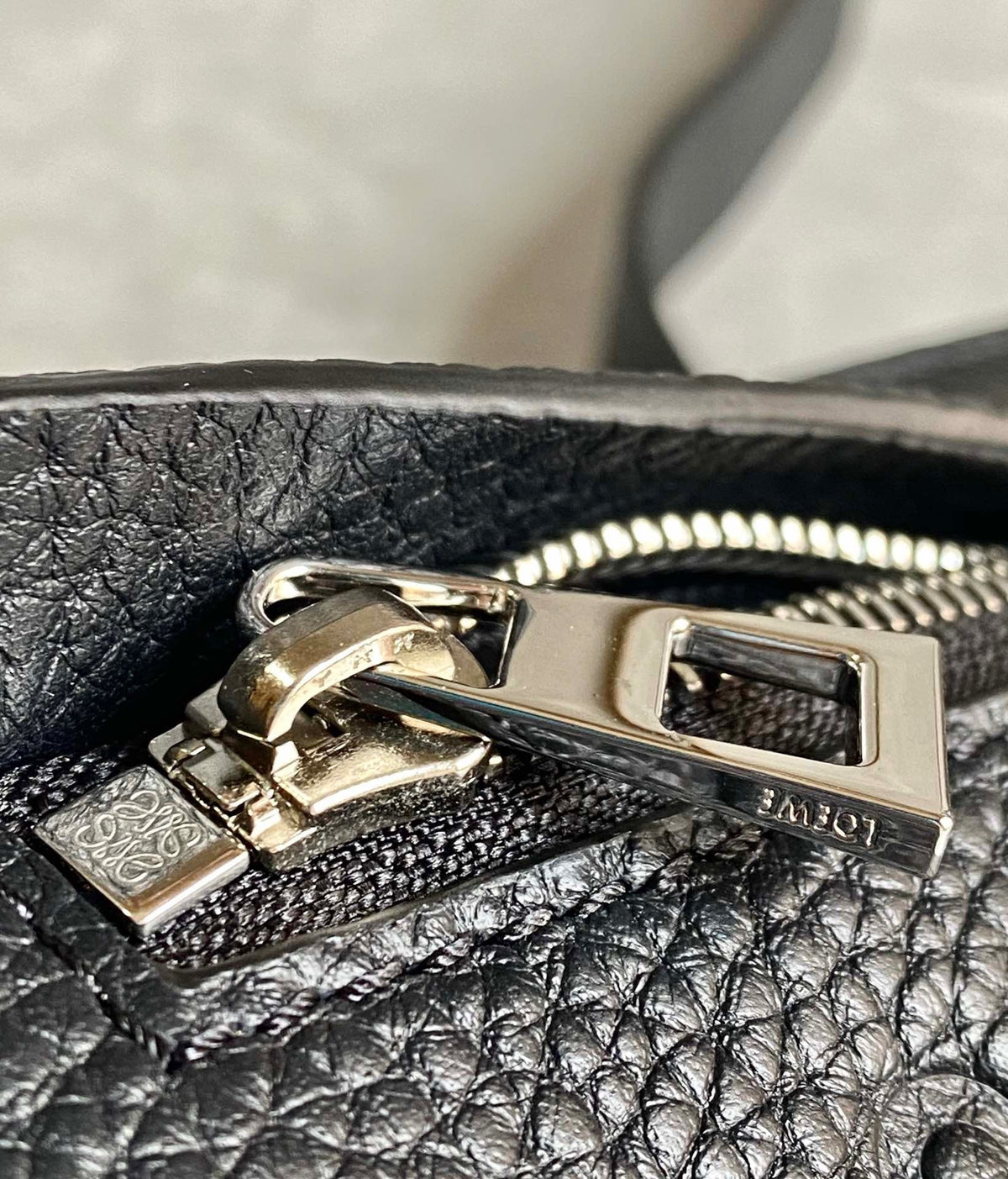 LO Sling Bag