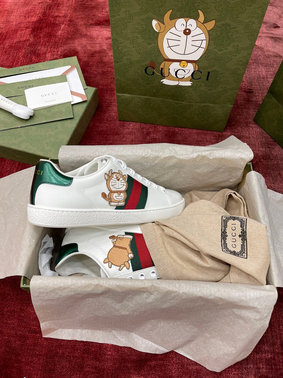 Sneakers & Shoes