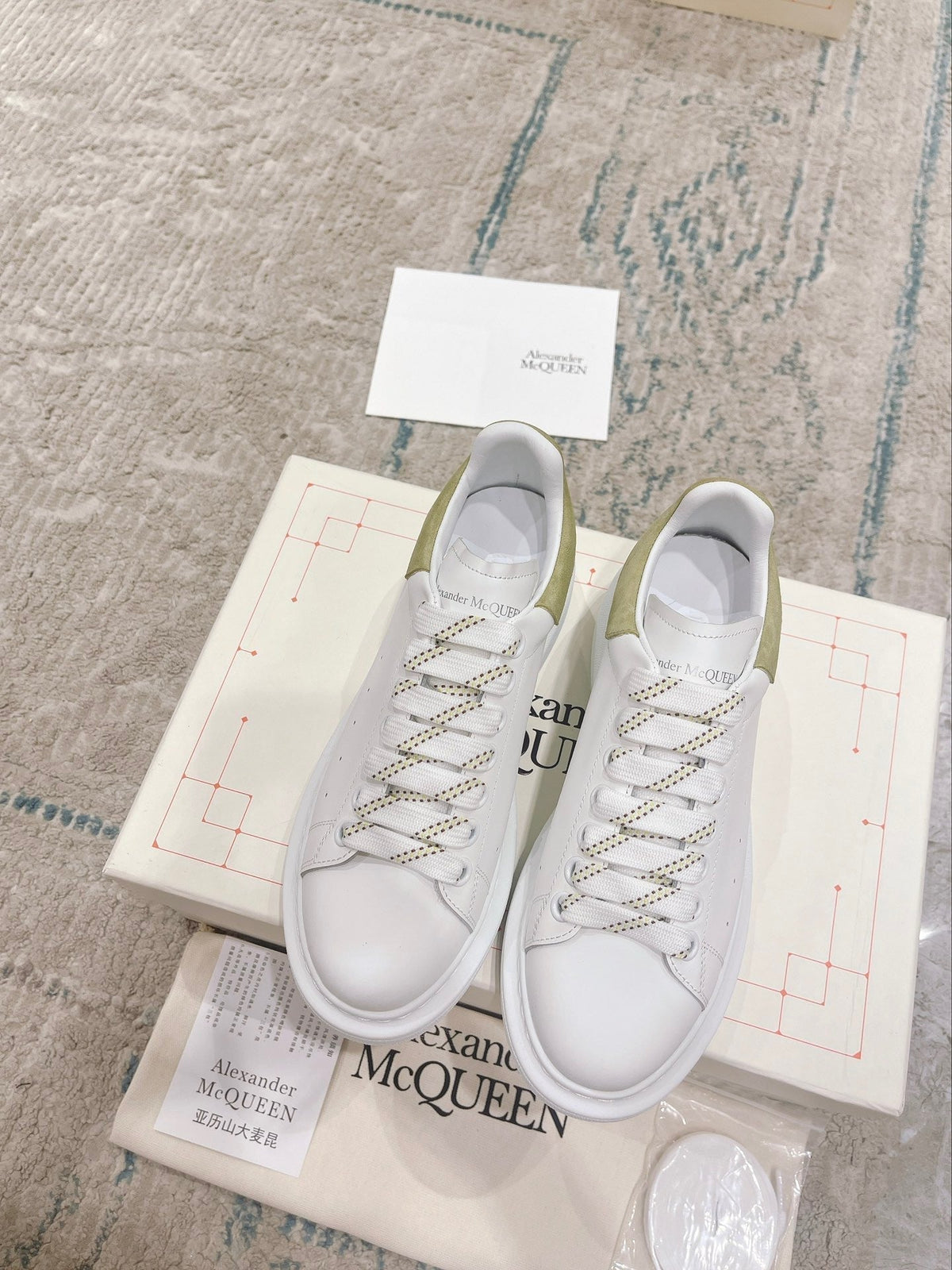Sneakers & Shoes