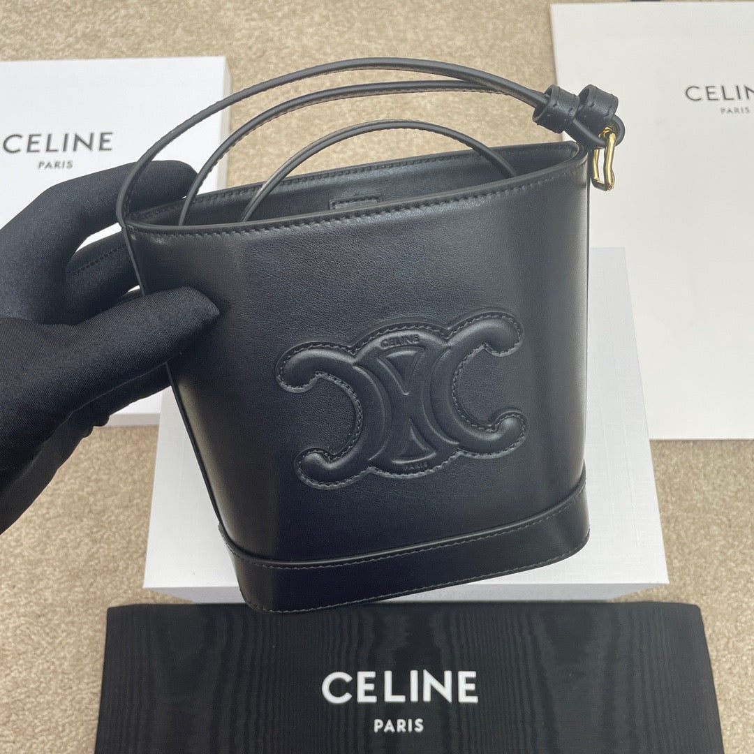 CEL Triomphe Bucket