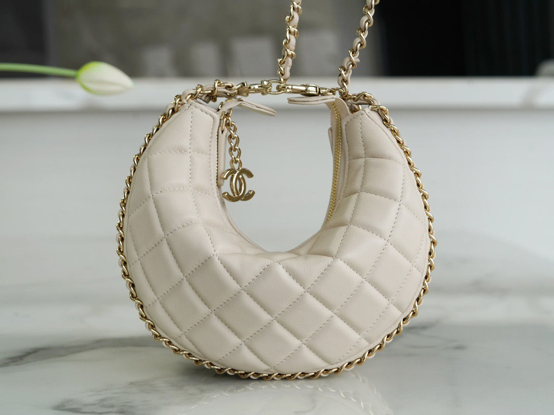 CHA 23p Hobo Bag