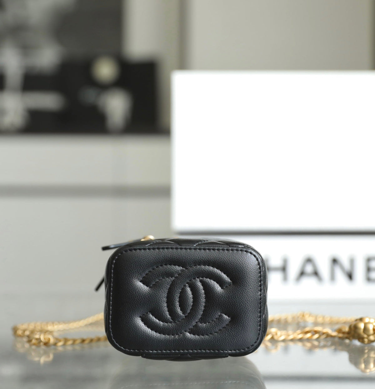 CHA 23s Mini Vanity
