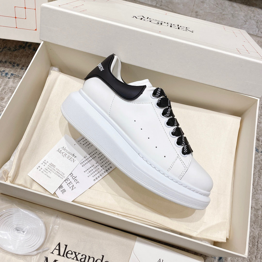 Sneakers & Shoes