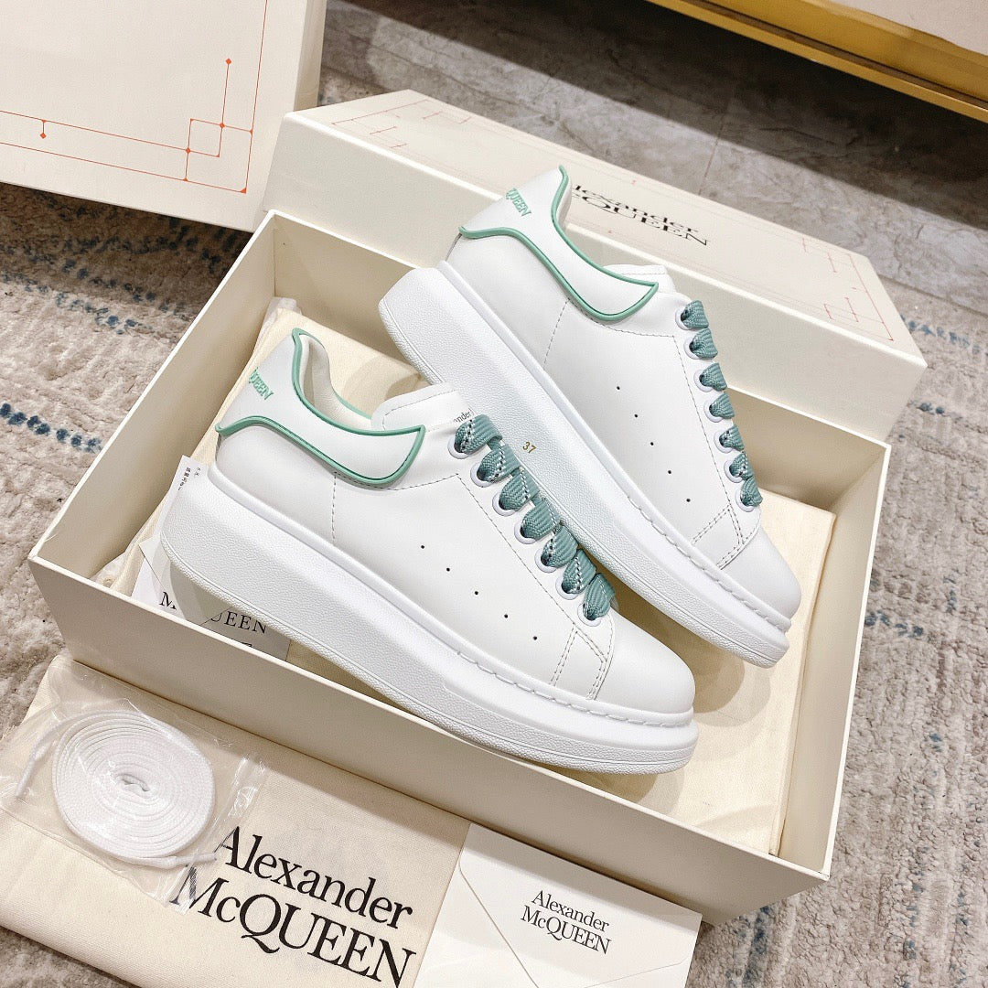 Sneakers & Shoes