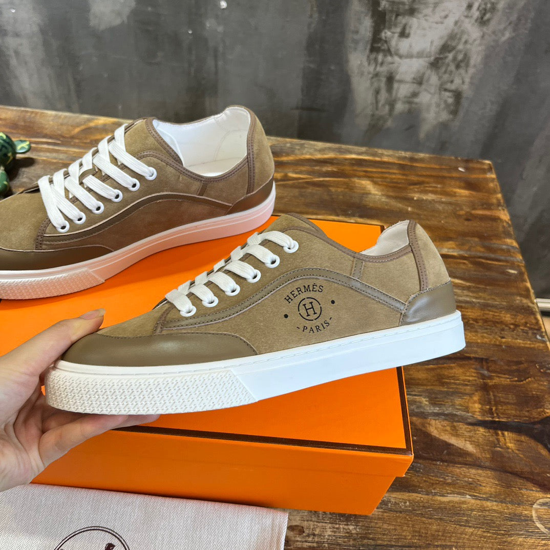 HERM Sneakers