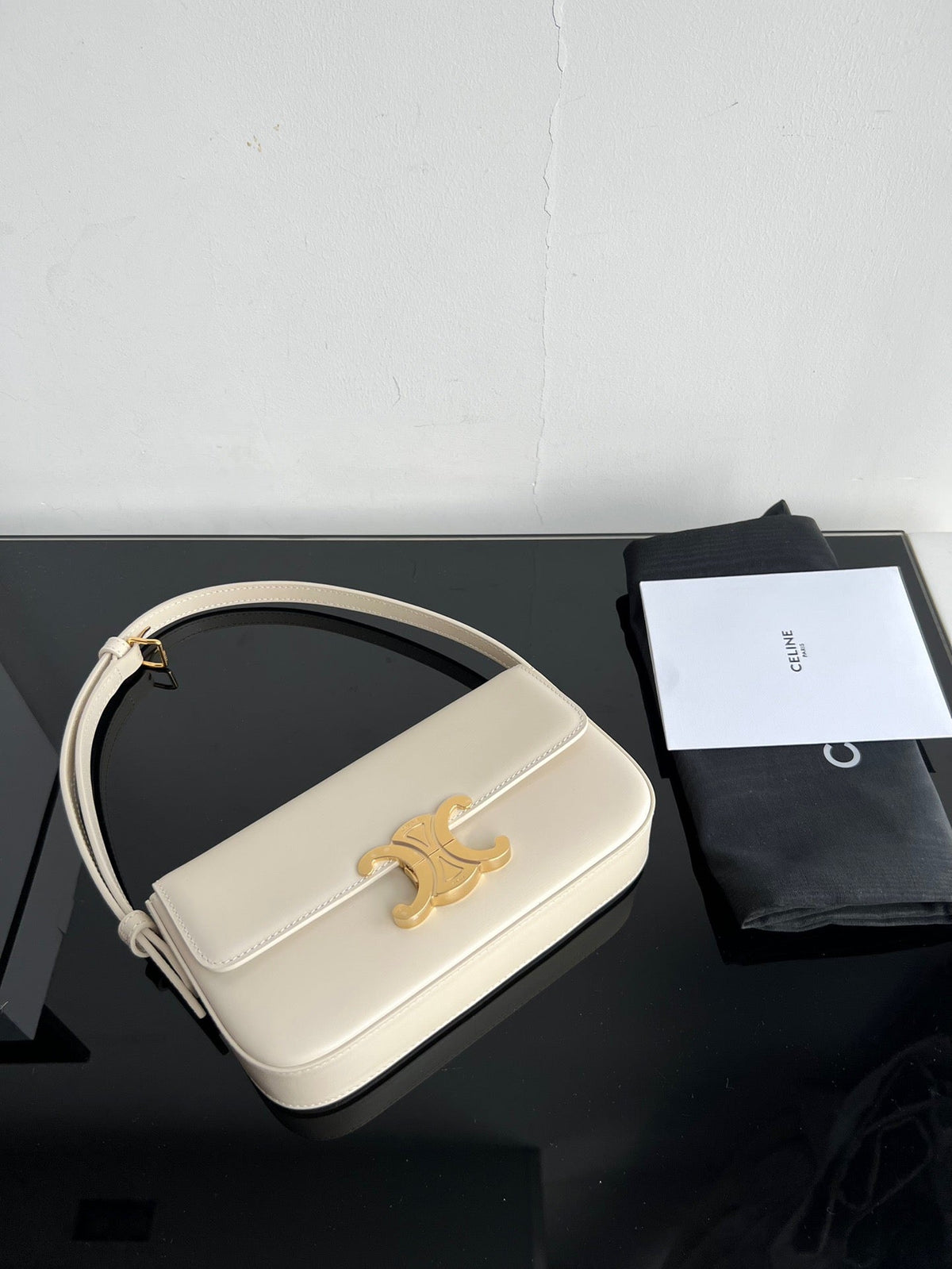 CEL Triomphe Hobo