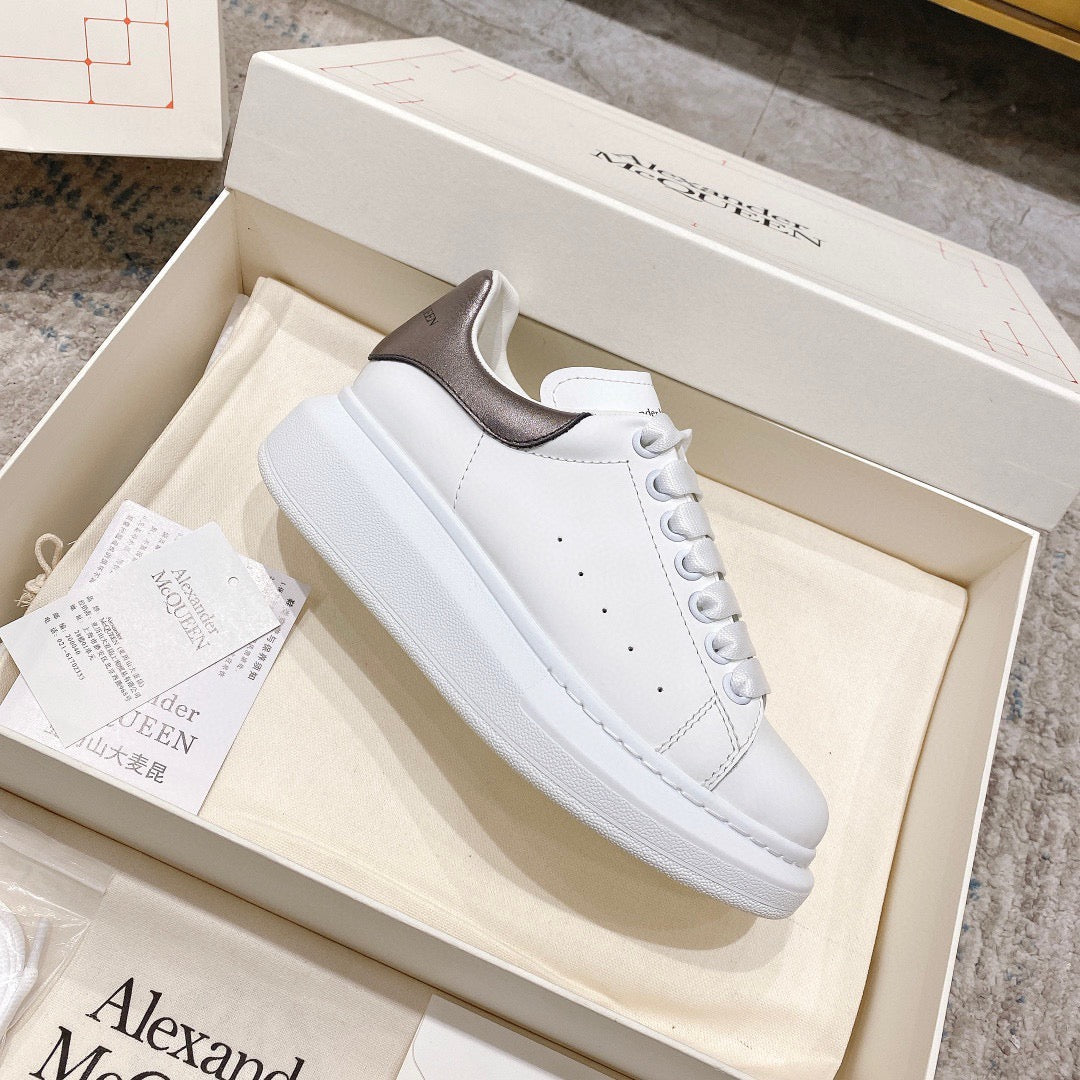Sneakers & Shoes